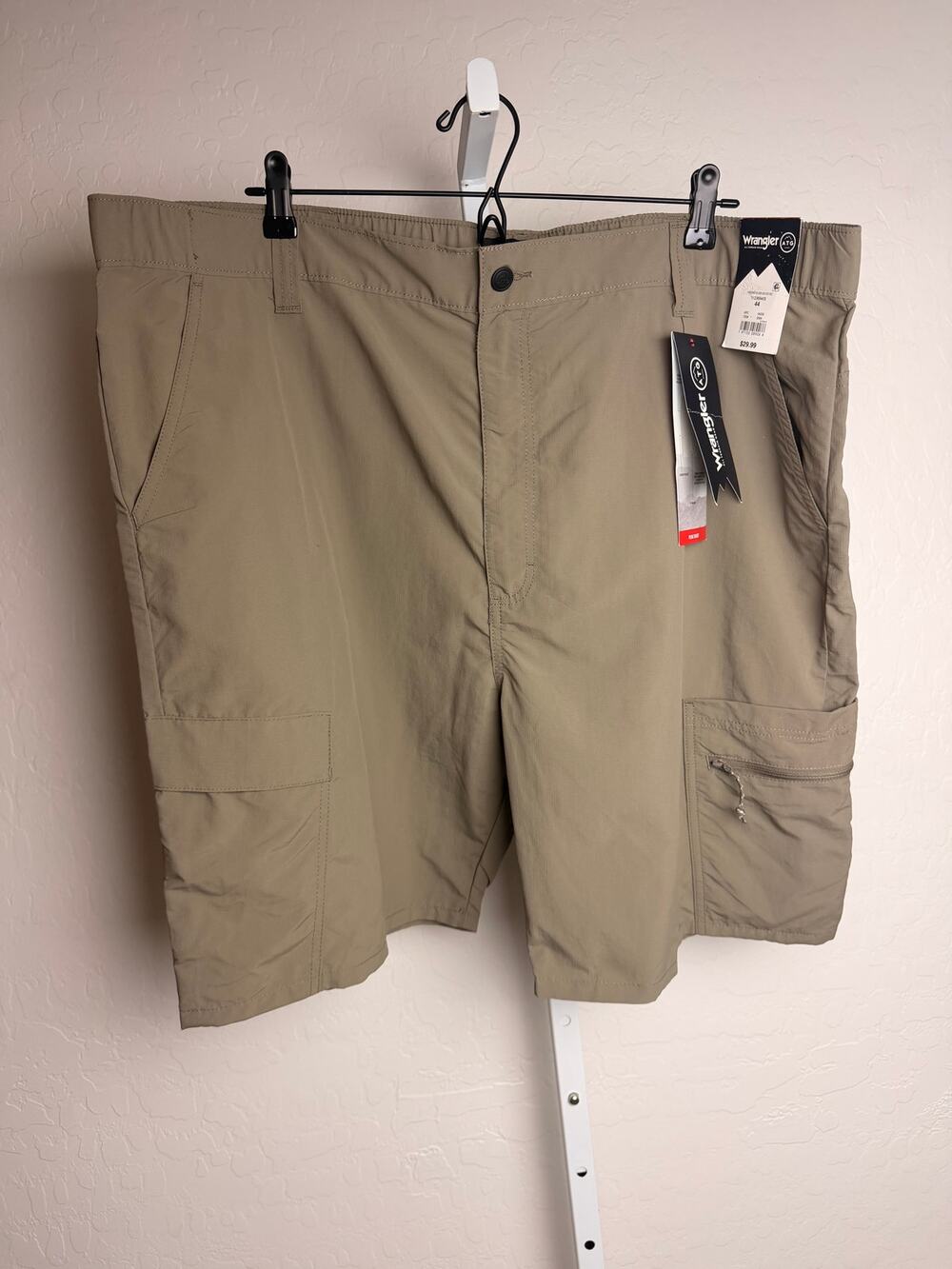 Wrangler ATG Peak Short Men’s Cargo Hiking Shorts Khaki Size 44 NWT